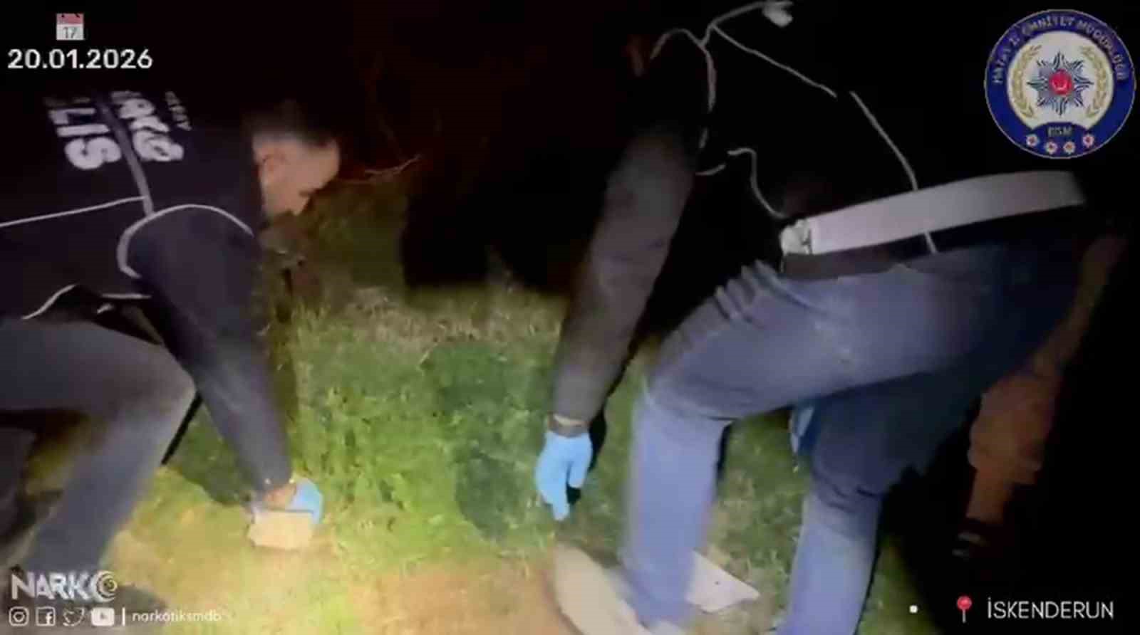 Taşın altında zulalanan satışa hazır uyuşturucu polisin dikkatiyle bulundu
