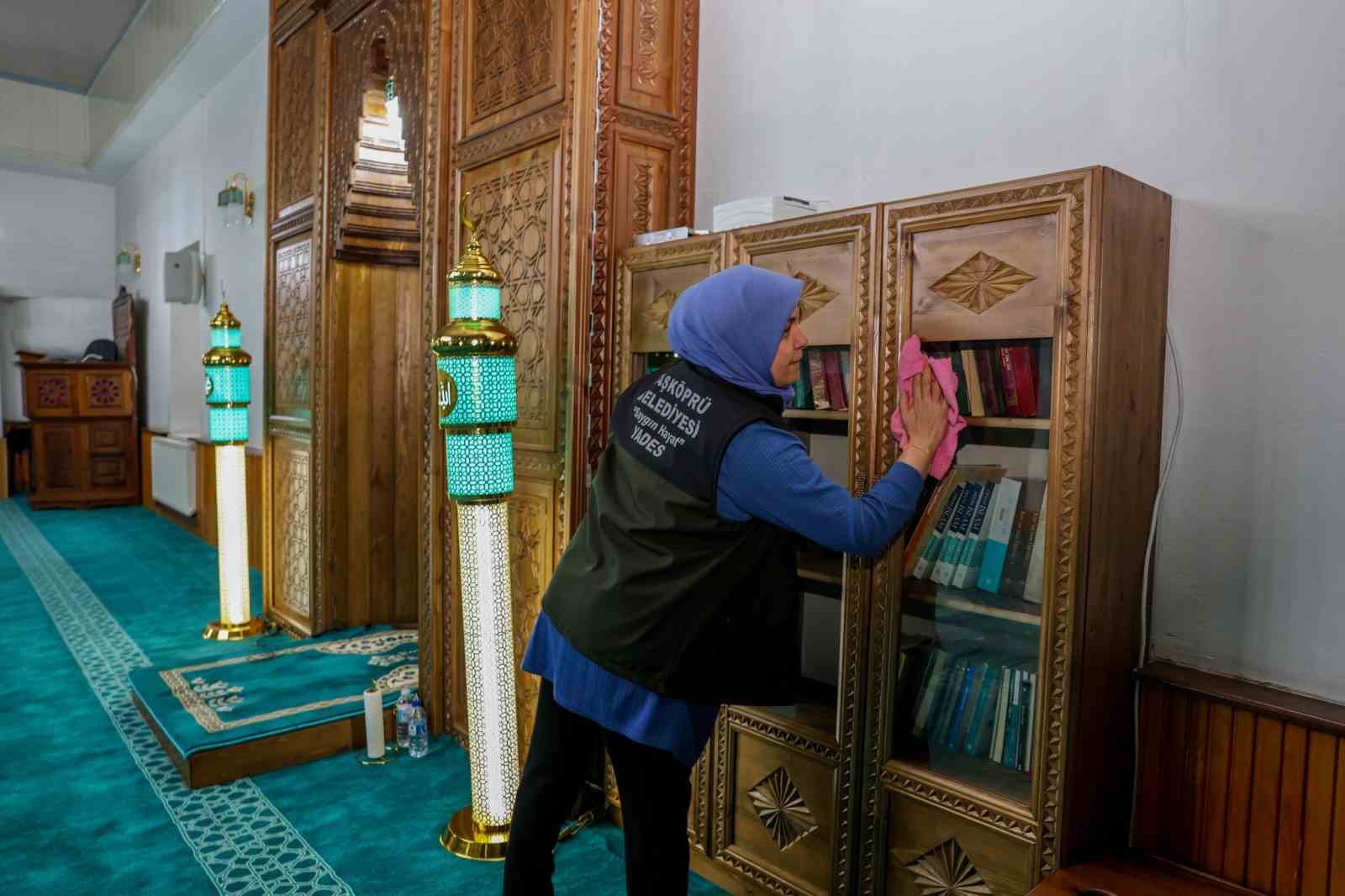 Taşköprü’de camiler Ramazan’a hazır
Taşköprü’de camiler Ramazan’a hazır