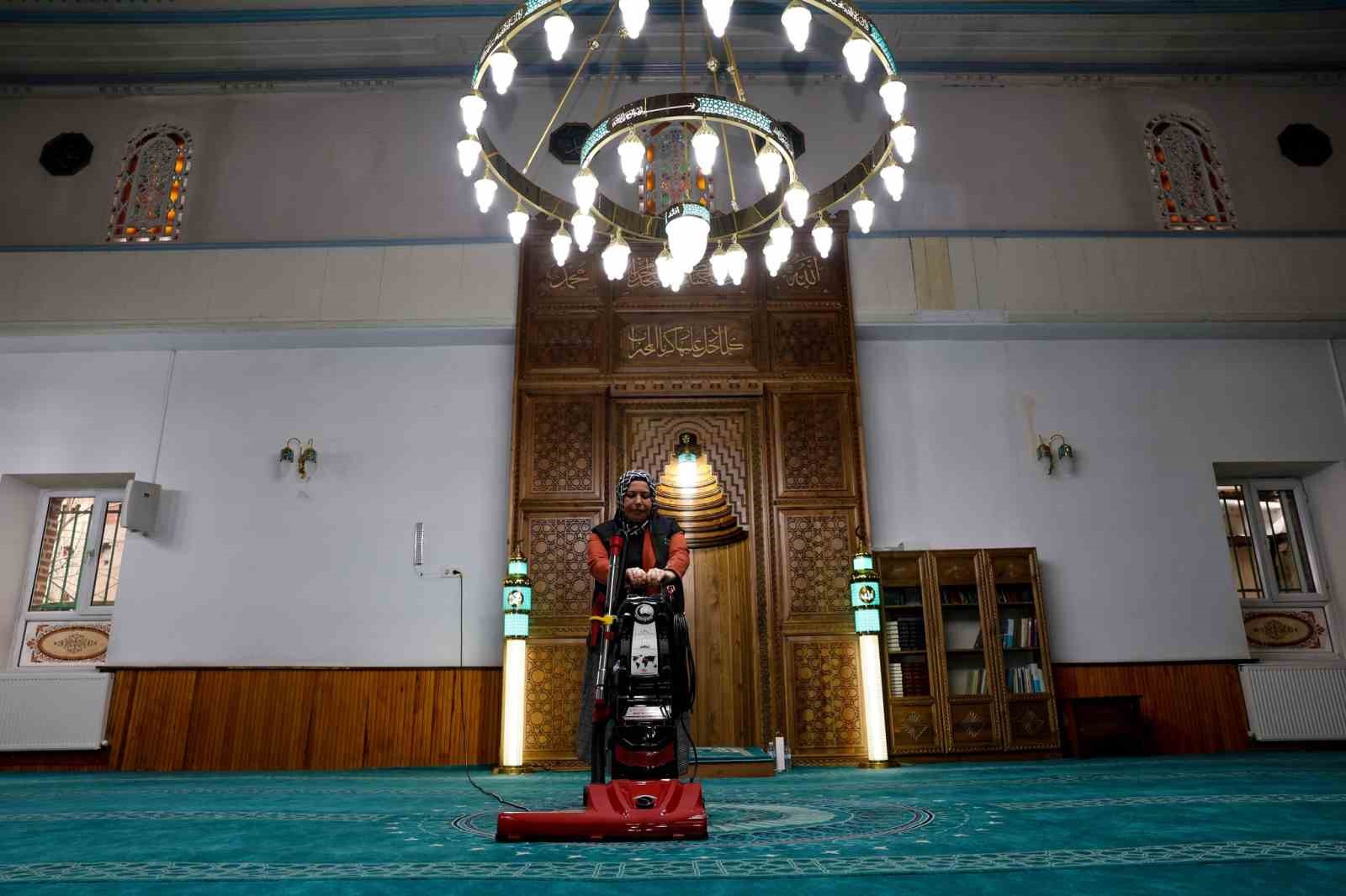 Taşköprü’de camiler Ramazan’a hazır
Taşköprü’de camiler Ramazan’a hazır