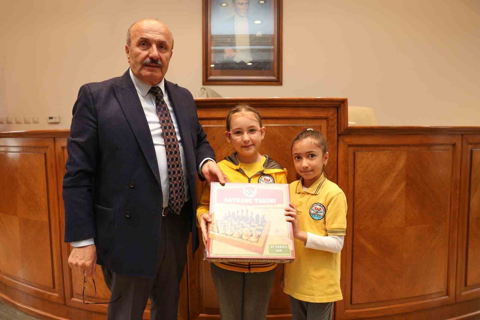 Taşköprü’de çocuklar, hayallerindeki şehri Belediye Başkanı Arslan’a anlattı
