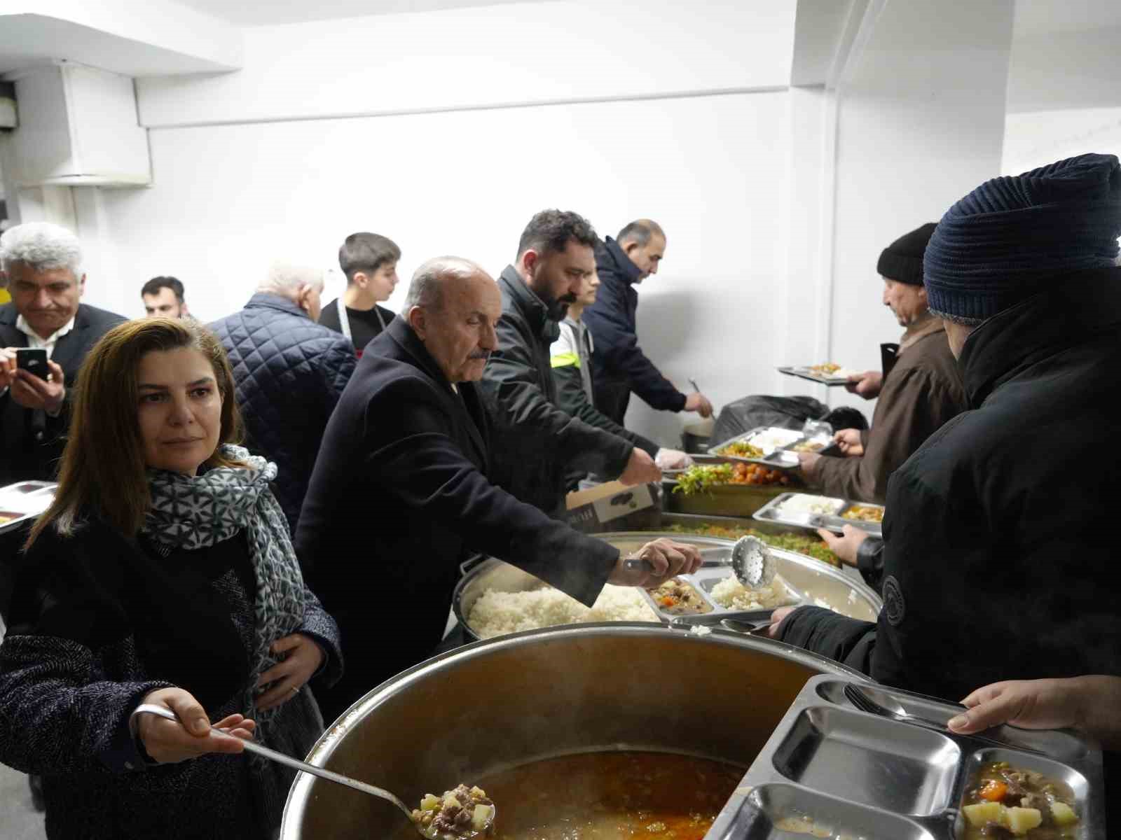 Taşköprü’de yüzlerce kişi iftar sofrasında buluştu
