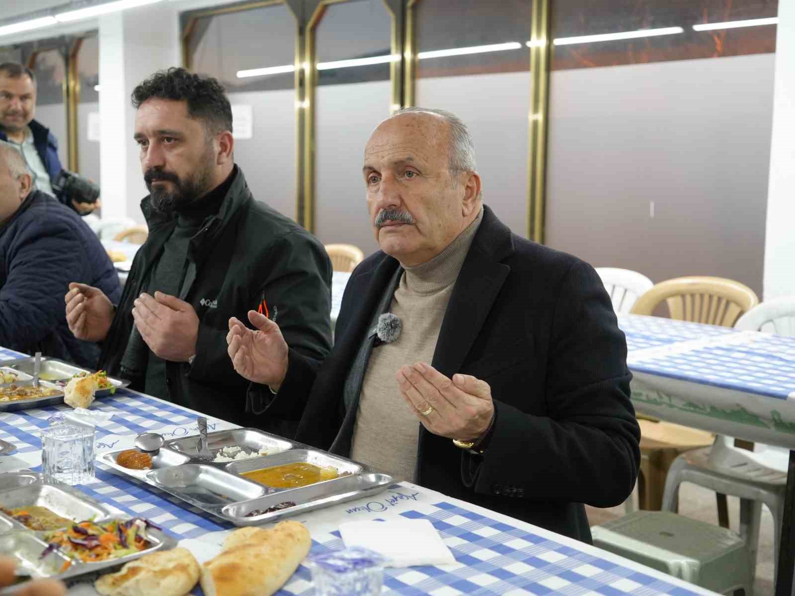 Taşköprü’de yüzlerce kişi iftar sofrasında buluştu
