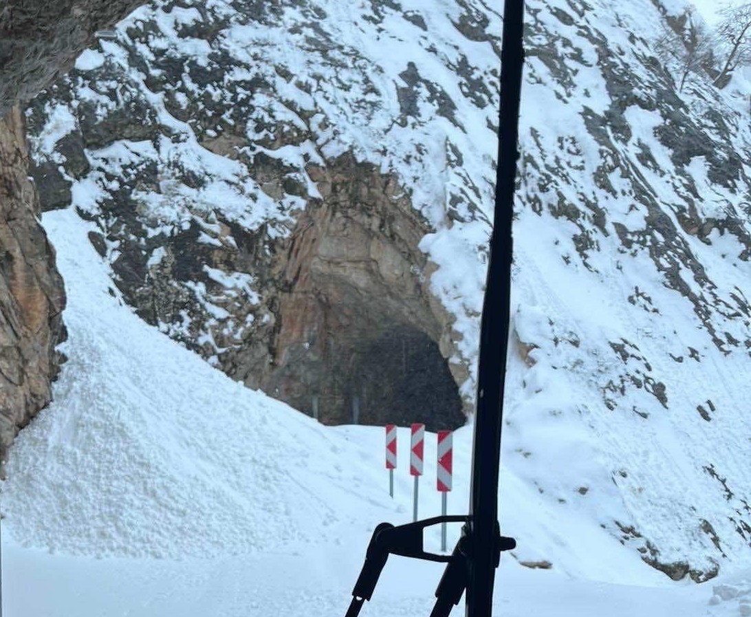Taşyolu’nda çığ düştü, güzergâh ulaşıma kapatıldı
Taşyolu’nda çığ düştü, güzergâh ulaşıma kapatıldı
