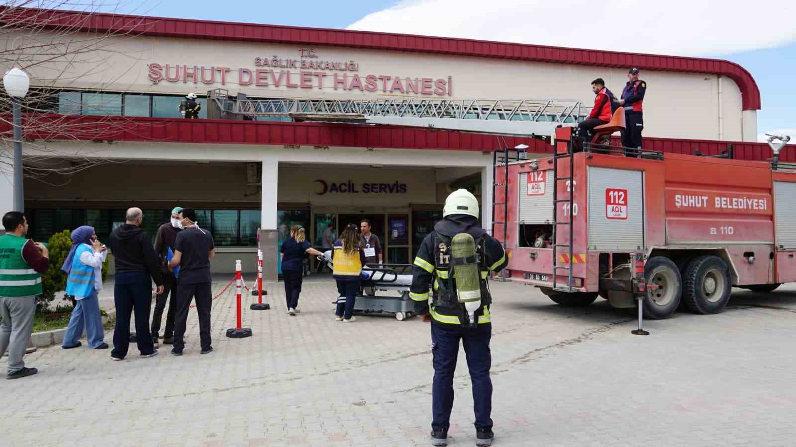 Tatbikat için canlı canlı tabuta girdi
