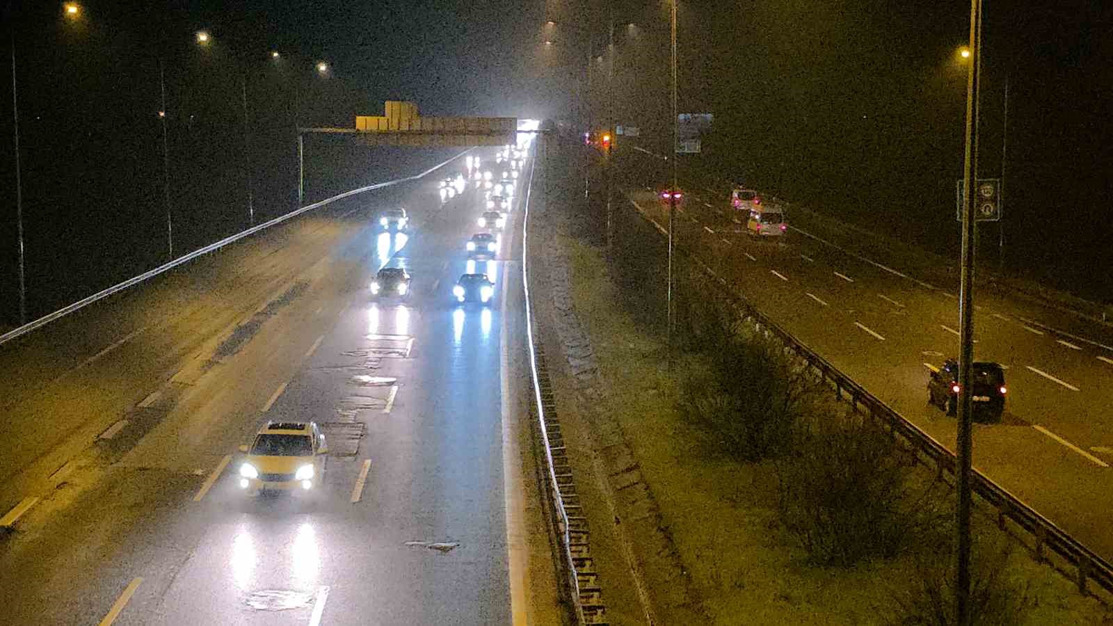 Tatilciler dönüşe geçti: Otoyolda akıcı yoğunluk devam ediyor
