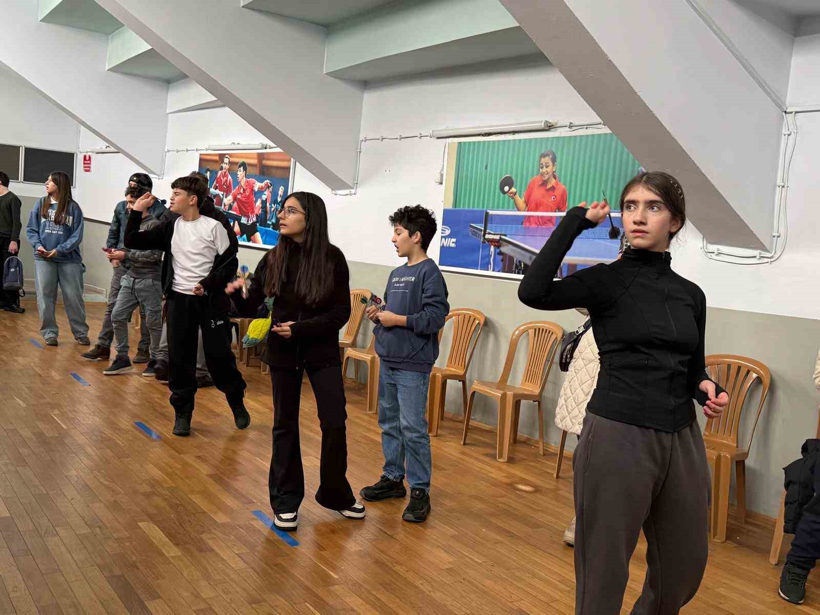 Tatile giren gençler soluğu gençlik merkezlerinde aldı
