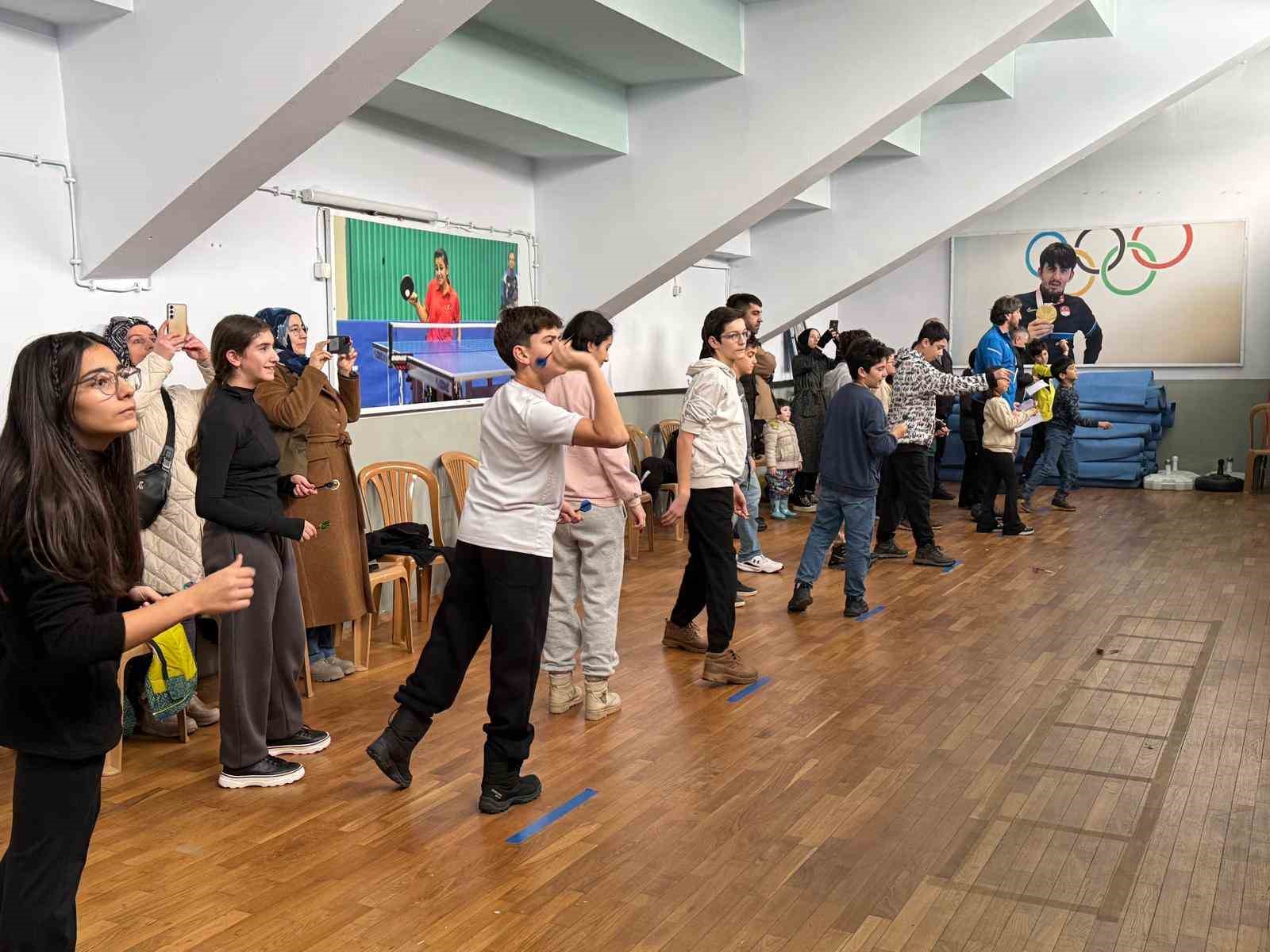 Tatile giren gençler soluğu gençlik merkezlerinde aldı
