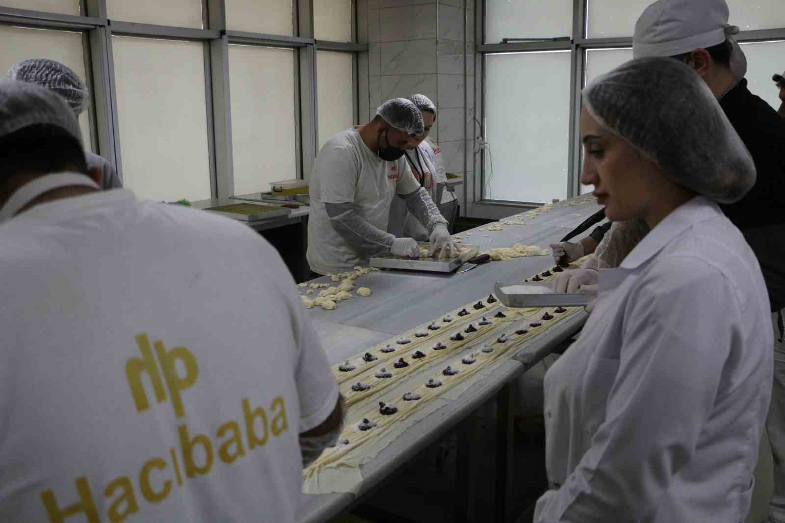 Tatlı imalathanelerinde Ramazan yoğunluğunda da hijyen ve kaliteden ödün verilmiyor
