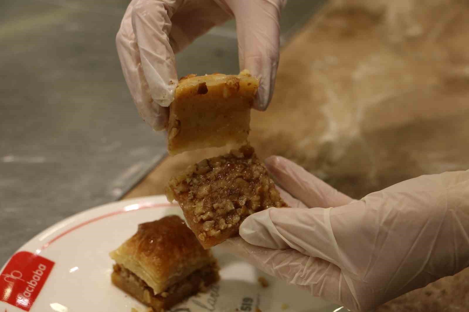 Tatlı imalathanelerinde Ramazan yoğunluğunda da hijyen ve kaliteden ödün verilmiyor
