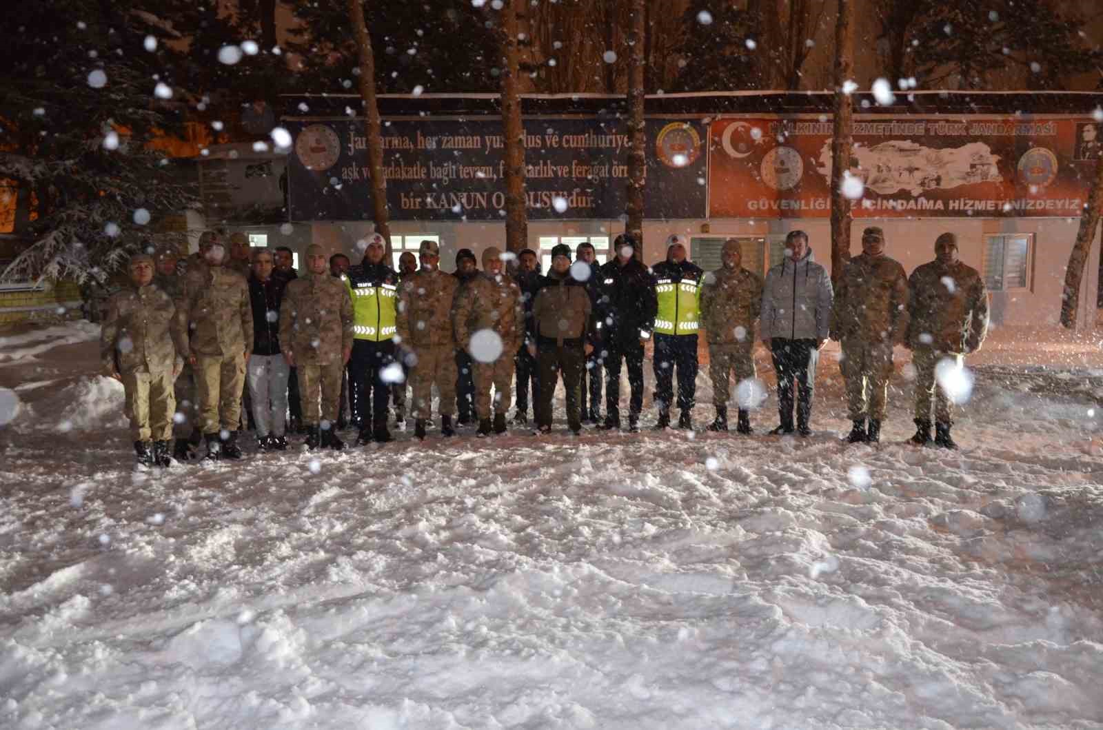 Tatvan Kaymakamı Demirer’den yeni yıl ziyaretleri
