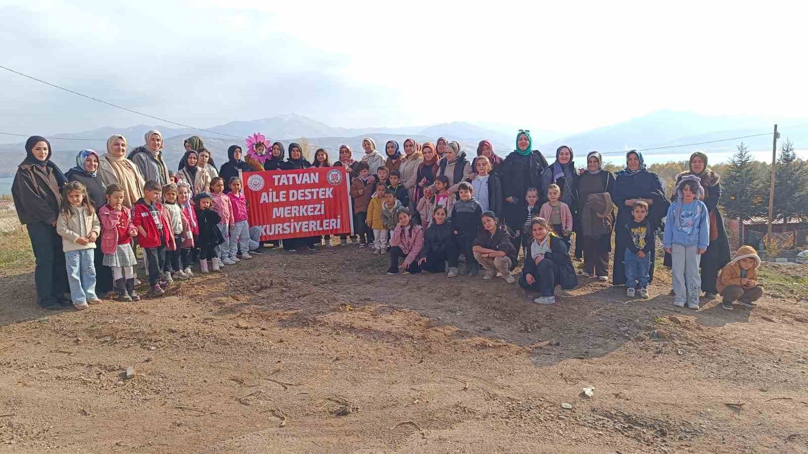 Tatvan SYDV, 2025’te yardımlar ve sosyal projelerle gönüllere dokundu
