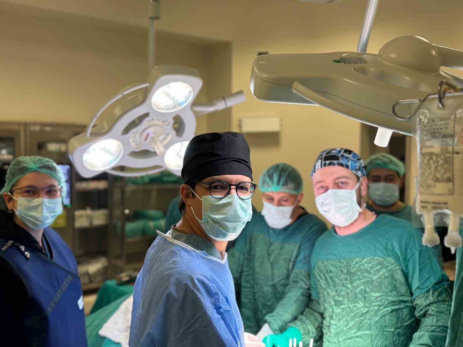 Tatvan’da omurga ve skolyoz ameliyatları başarıyla yapıldı
