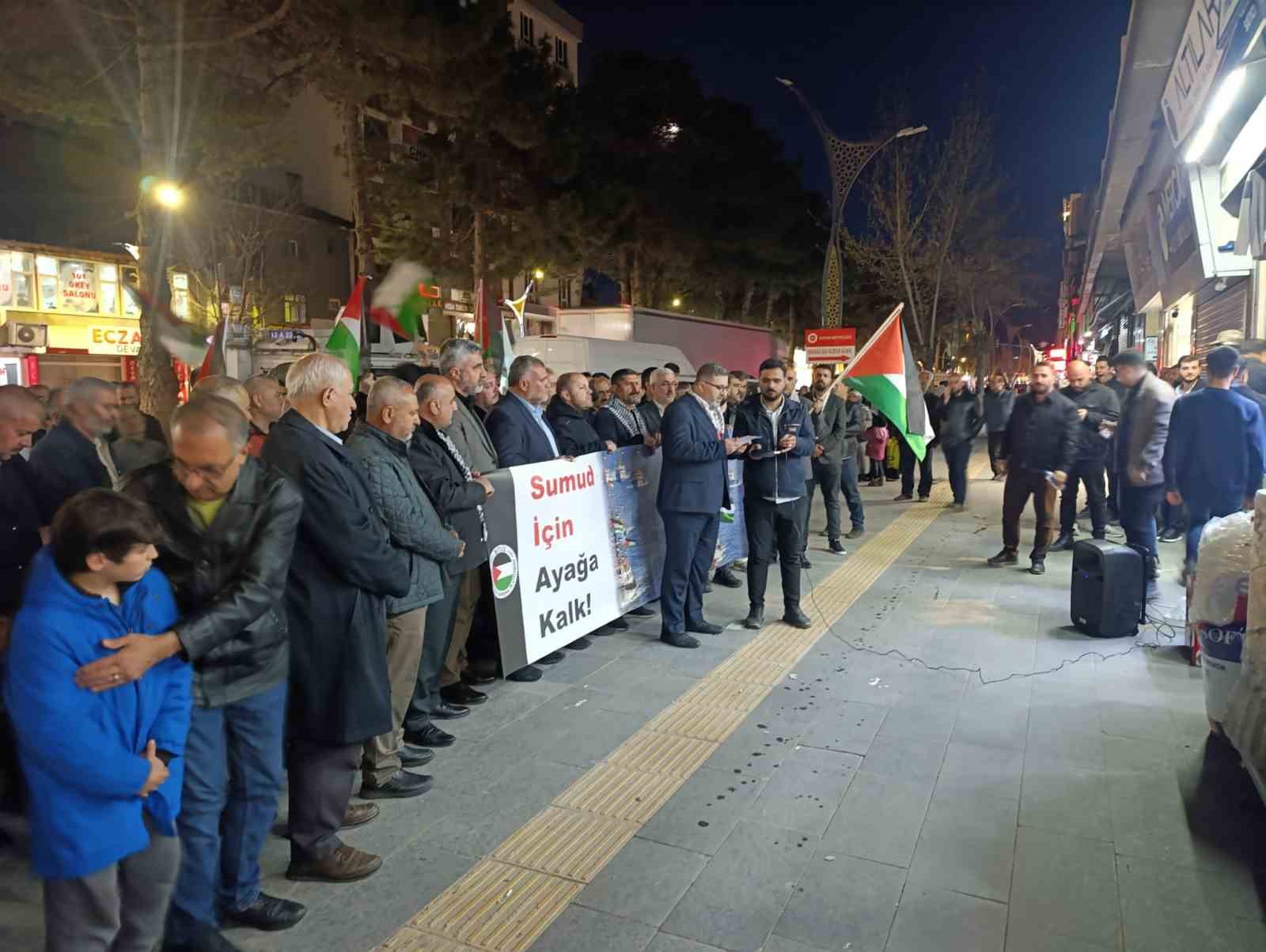 Tatvan’da Sumud Filosu’na destek eylemi
