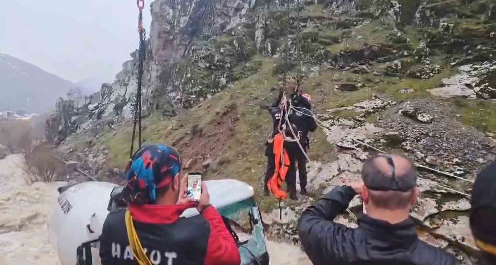 Tatvan’daki mikser kazasında sürücü hayatını kaybetti
