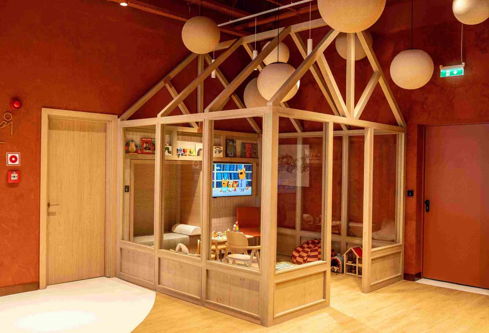 TAV İşletme Hizmetleri, Sofya Havalimanı’nda yenilenen Primeclass Lounge’u açtı
