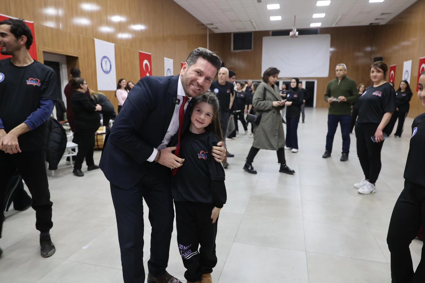 Tavas Belediyesi Halk Oyunları Kursu coşkuyla sürüyor
