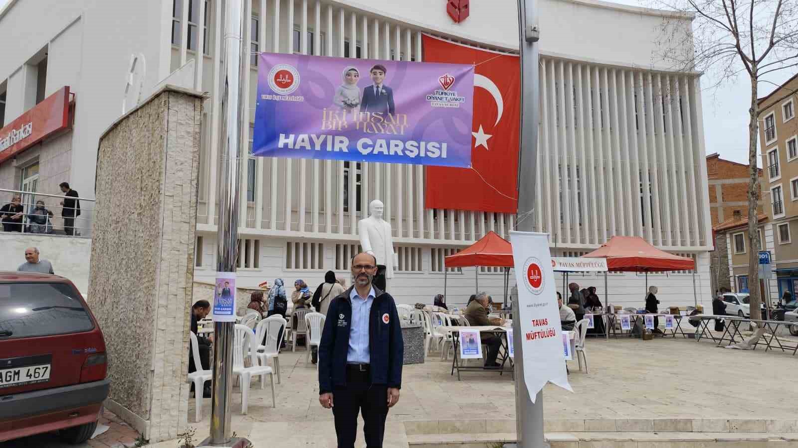 Tavas Müftülüğü evlenecek gençler için hayır çarşısı kurdu
