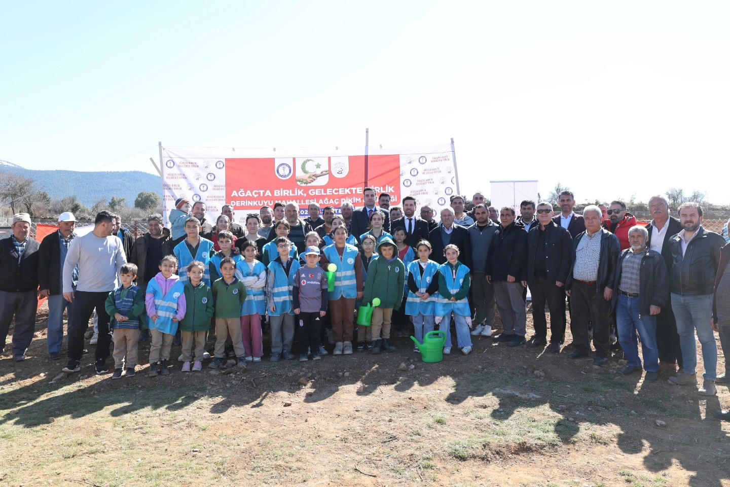 Tavas’ta "Ağaçta Birlik, Gelecekte Dirlik" projesi hayata geçti
