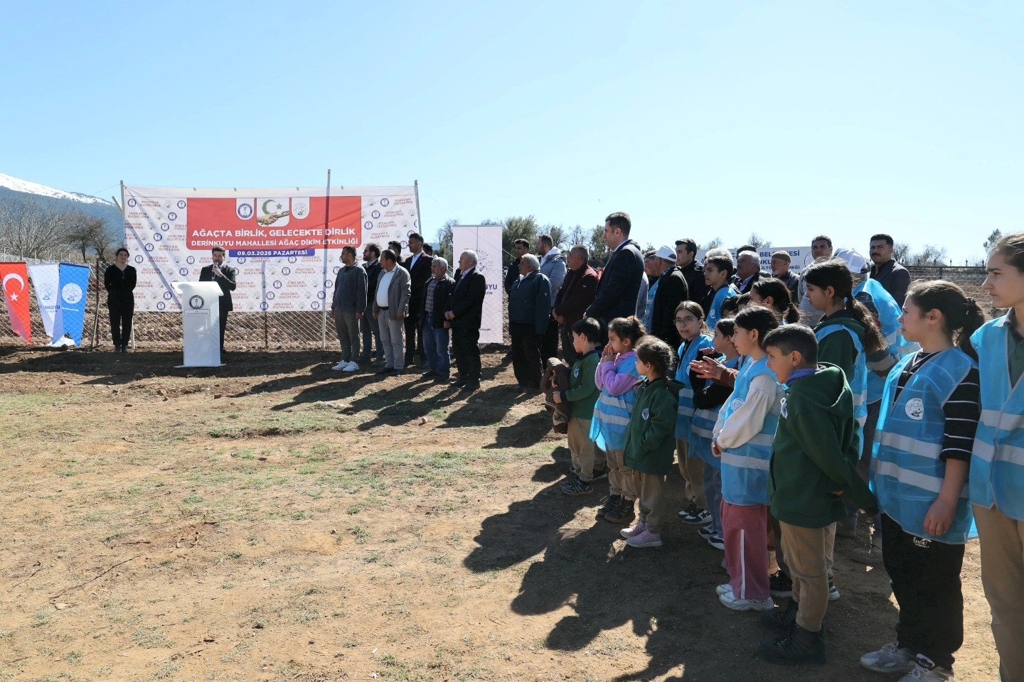 Tavas’ta "Ağaçta Birlik, Gelecekte Dirlik" projesi hayata geçti
