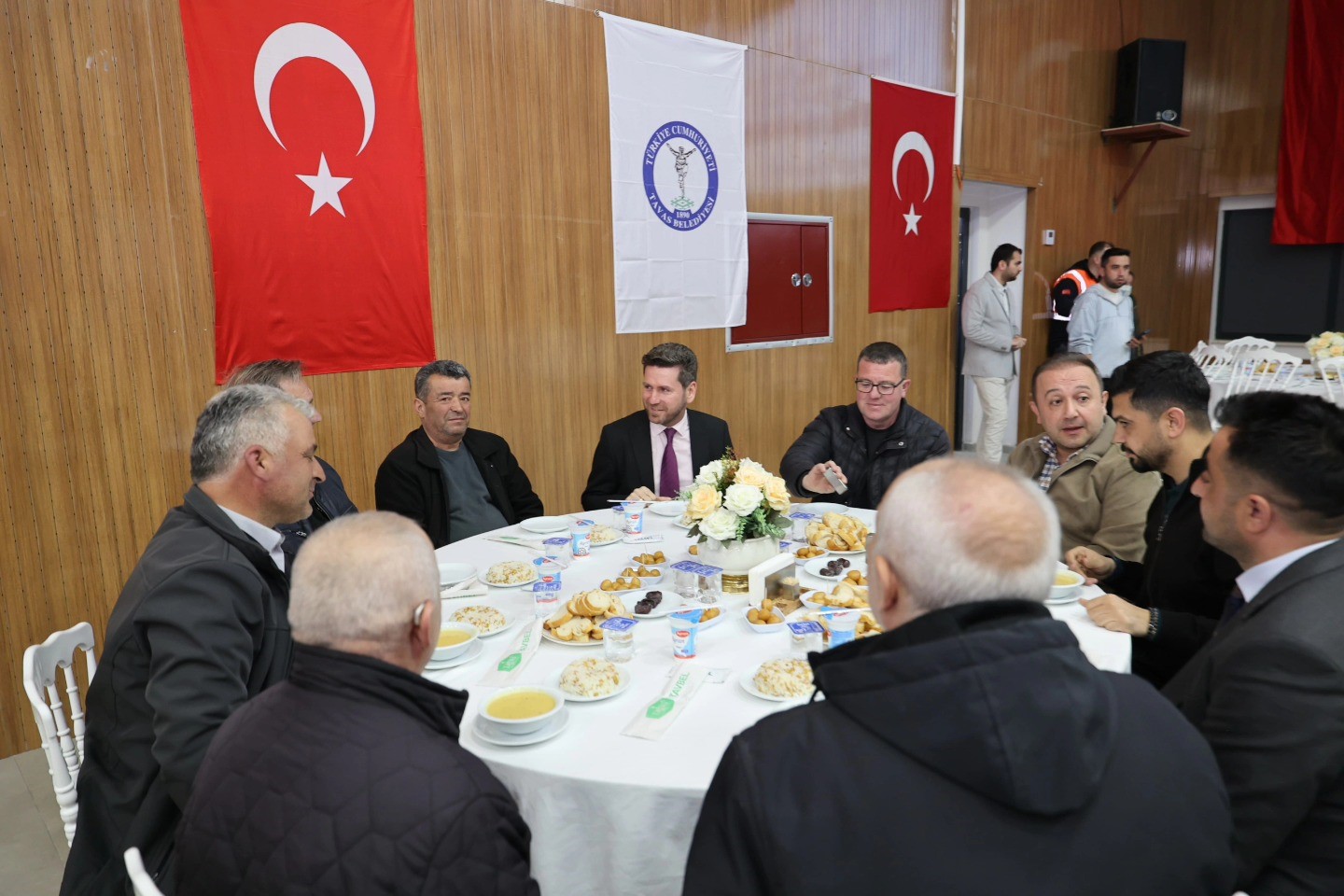 Tavas’ta muhtarlar iftar sofrasında buluştu
