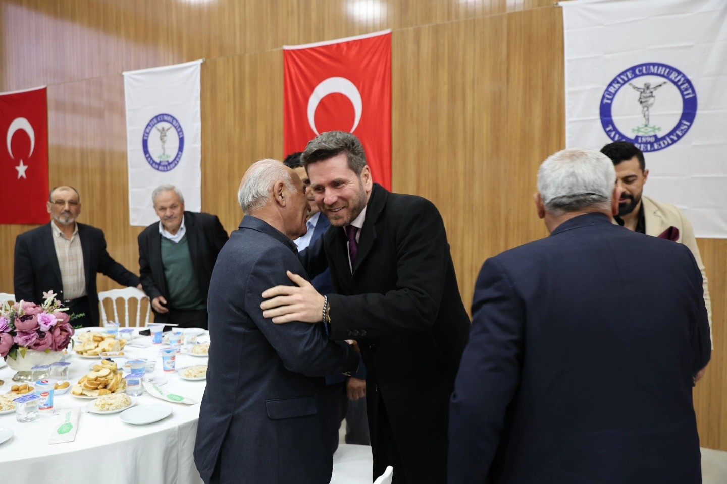 Tavas’ta muhtarlar iftar sofrasında buluştu
