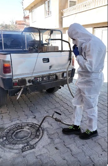 Tavas’ta rögarlar ilaçlanıyor
