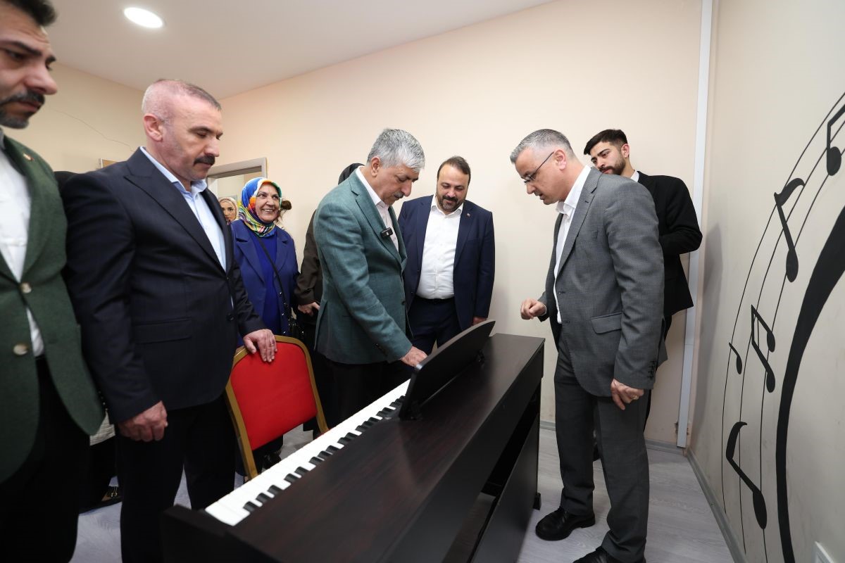 Tavşancıl Çocuk Oyun Evi modern yüzüyle açıldı
