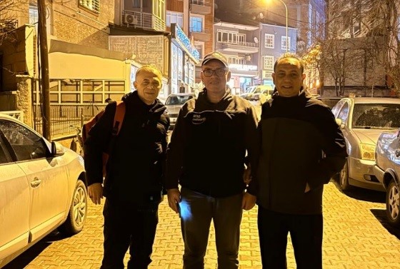 Tavşanlı AFAD gönüllüleri depremzede aileleri yalnız bırakmadı
