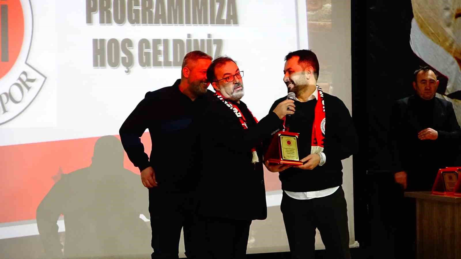 Tavşanlı Linyitspor’dan dev destek lansmanı
Tavşanlı Linyitspor’dan dev destek lansmanı