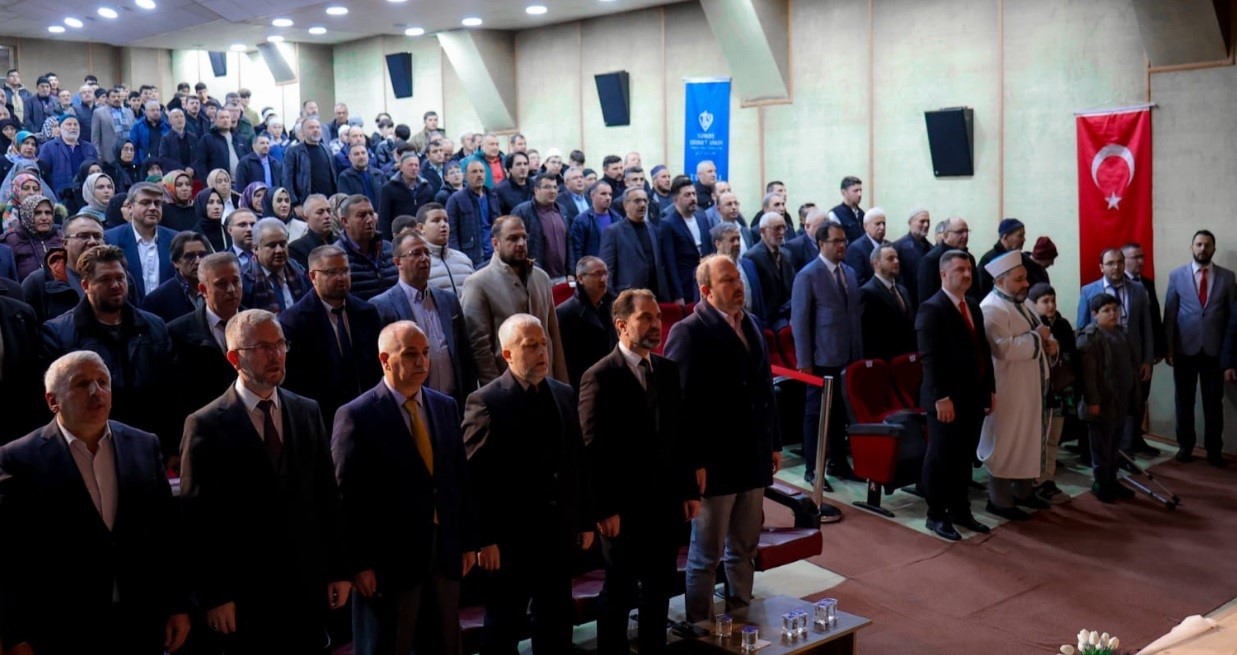 Tavşanlı’da 19 hafız belgelerini aldı
Tavşanlı’da 19 hafız belgelerini aldı