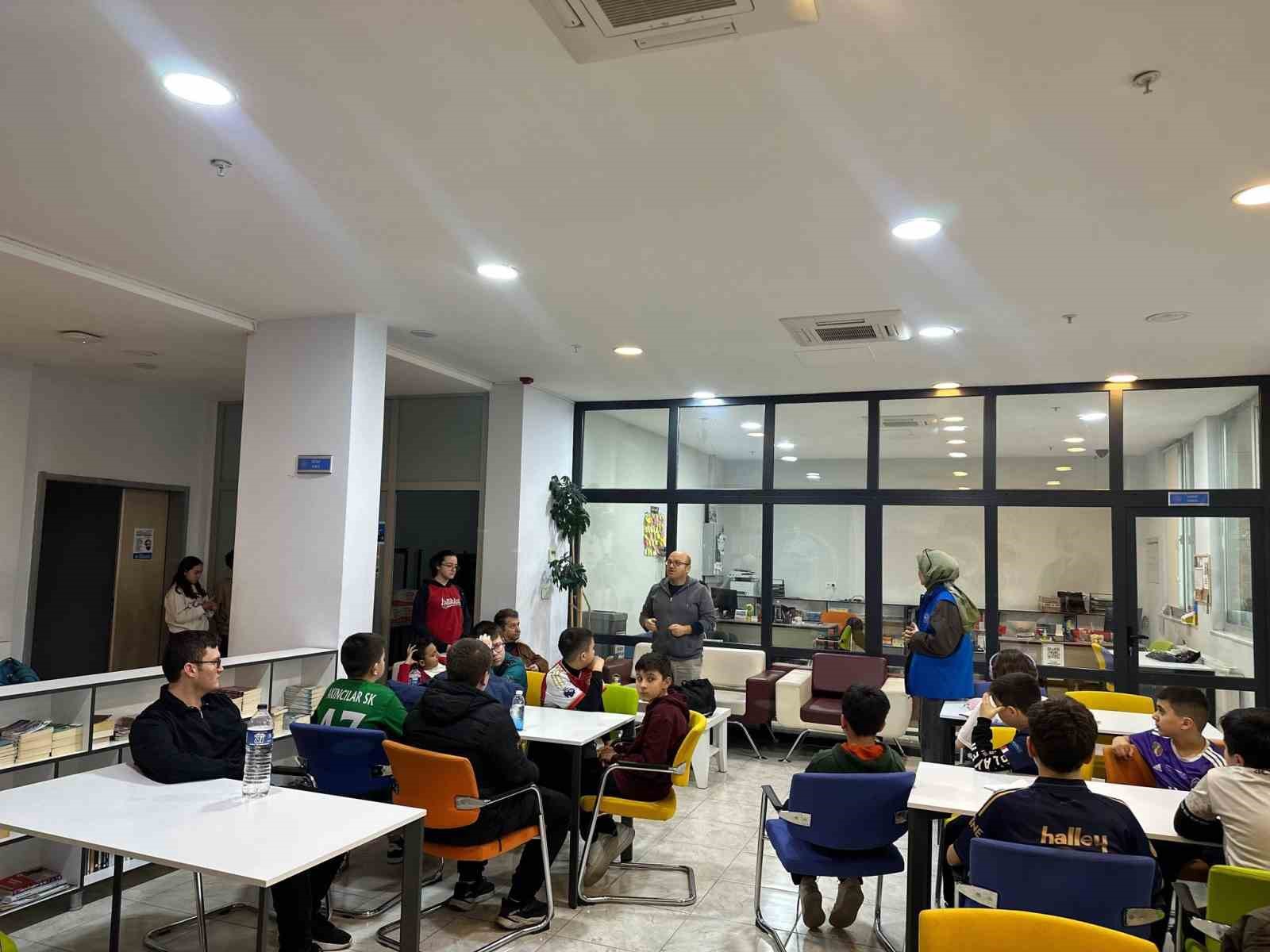 Tavşanlı’da 6 Şubat depremlerinde hayatını kaybedenler dualarla anıldı
