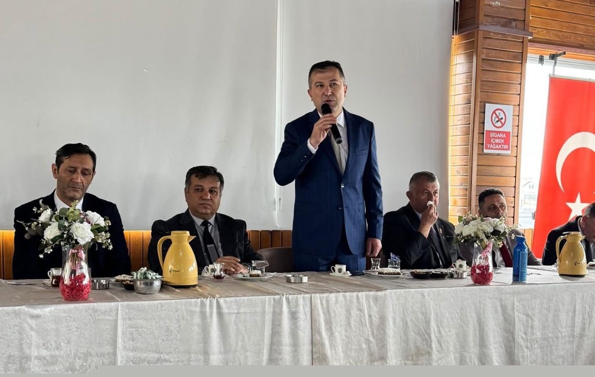 Tavşanlı’da bayramlaşmanın ardından güvenlik güçlerine ziyaret
Tavşanlı’da bayramlaşmanın ardından güvenlik güçlerine ziyaret