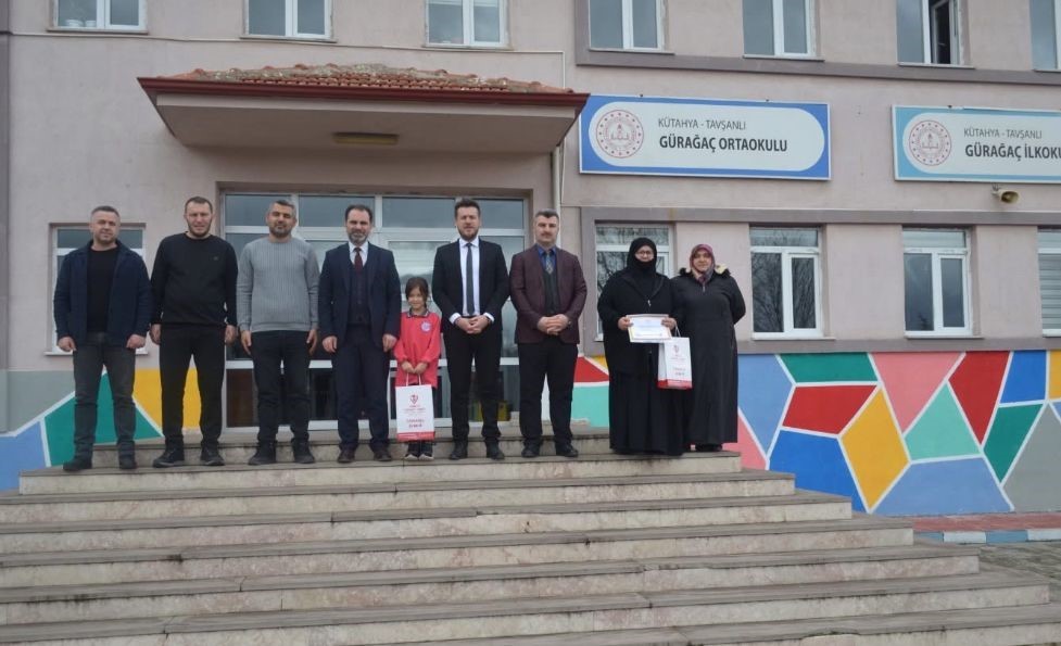 Tavşanlı’da dereceye giren öğrenciye tebrik ziyareti
