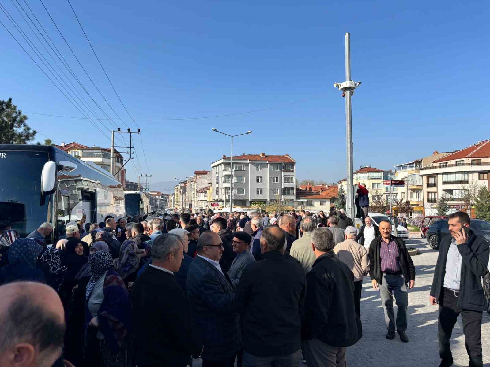 Tavşanlı’da Hacı adayları dualarla uğurlandı
