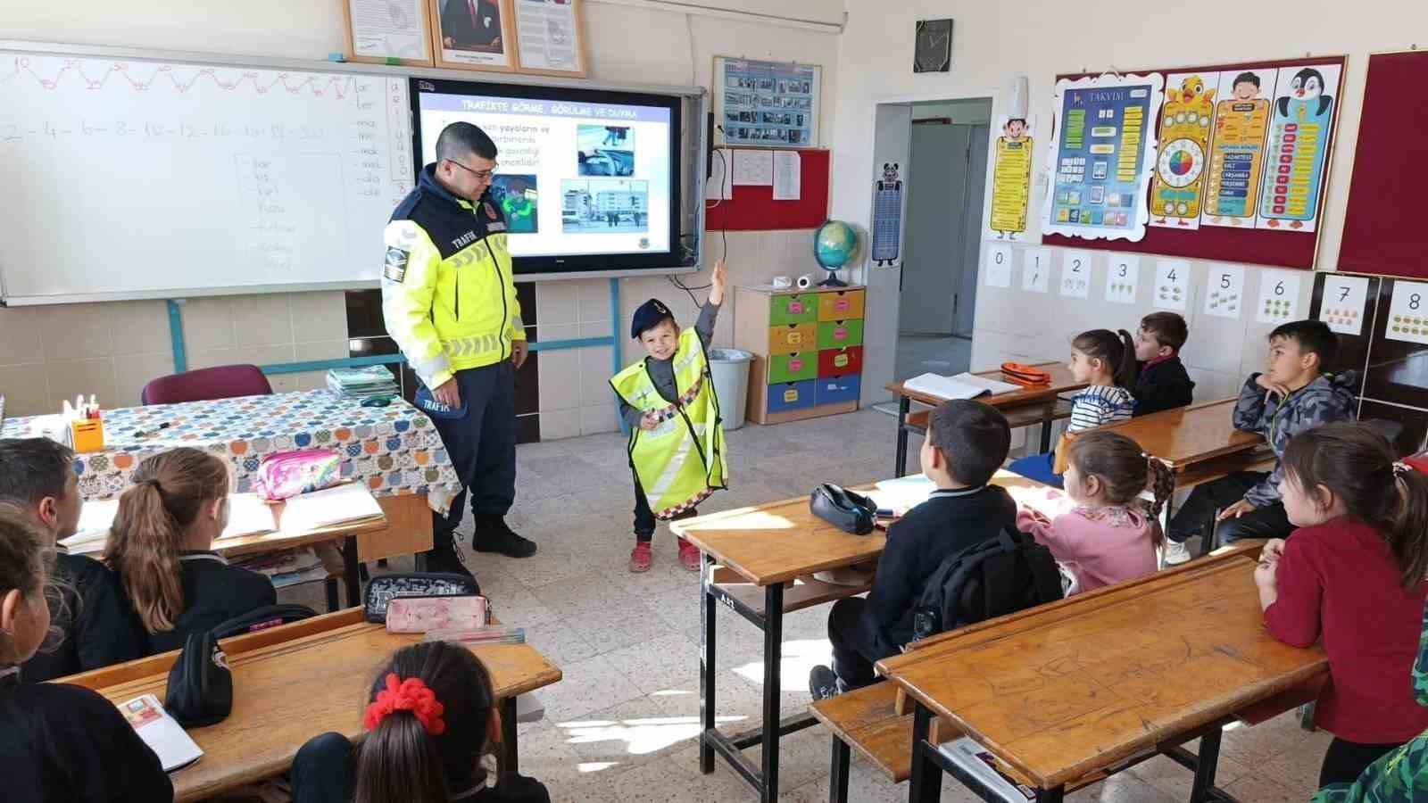 Tavşanlı’da öğrencilere trafik eğitimi
