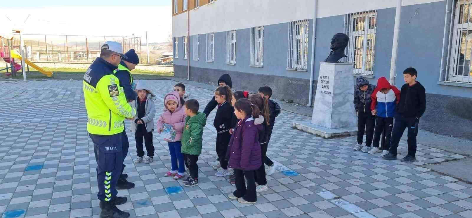 Tavşanlı’da öğrencilere trafik eğitimi
