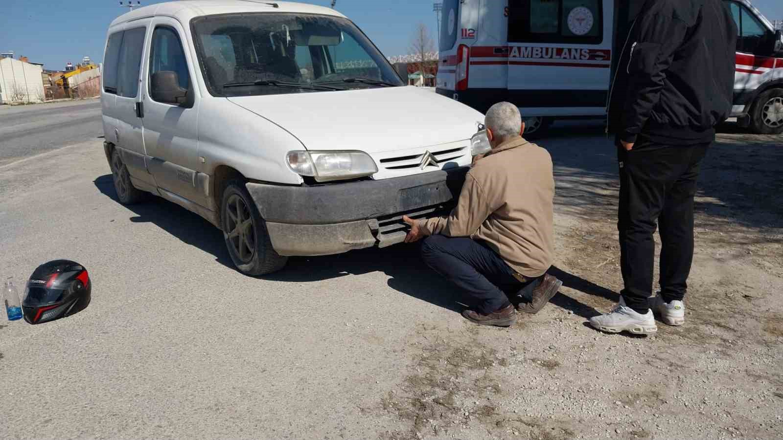 Tavşanlı’da otomobil ile motosiklet çarpıştı: 2 yaralı
