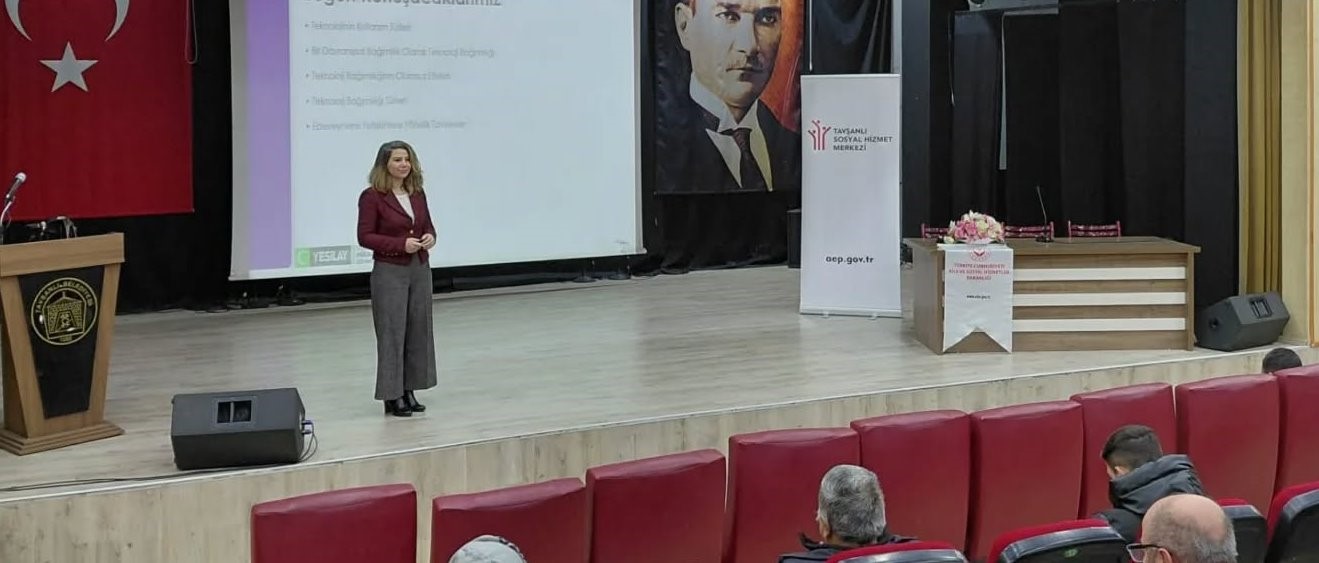 Tavşanlı’da "Teknoloji Bağımlılığı" konulu seminer düzenlendi

