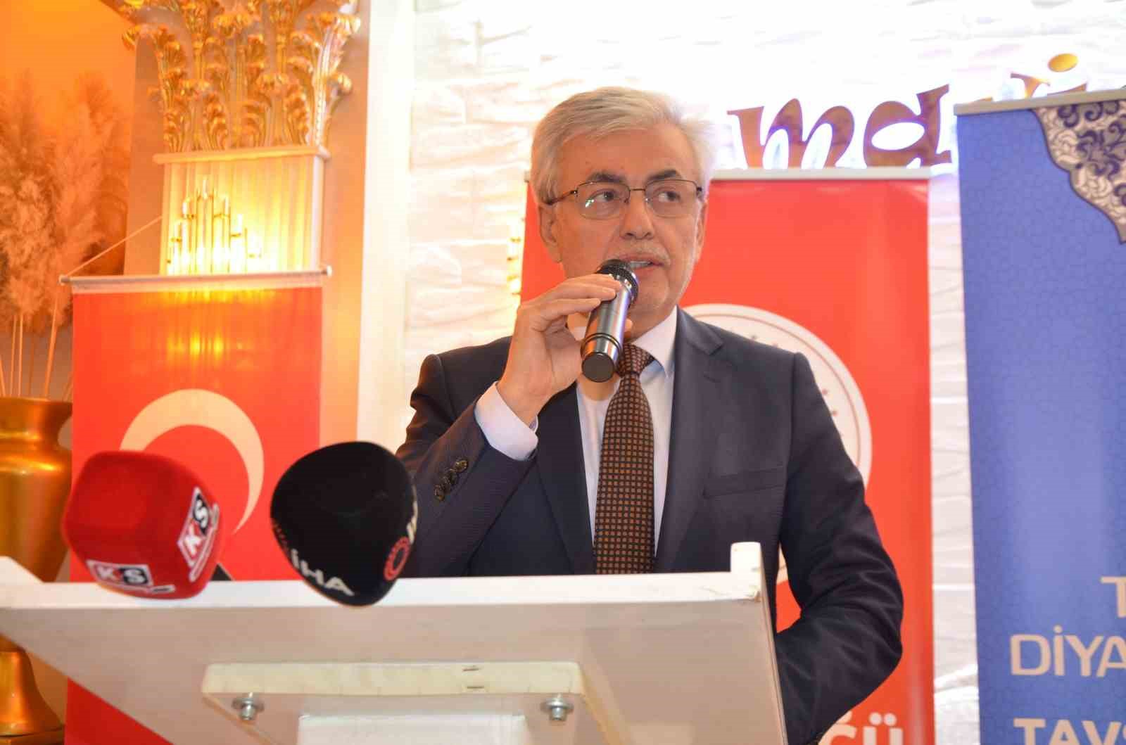 Tavşanlı’da üniversite öğrencileri iftarda buluştu
