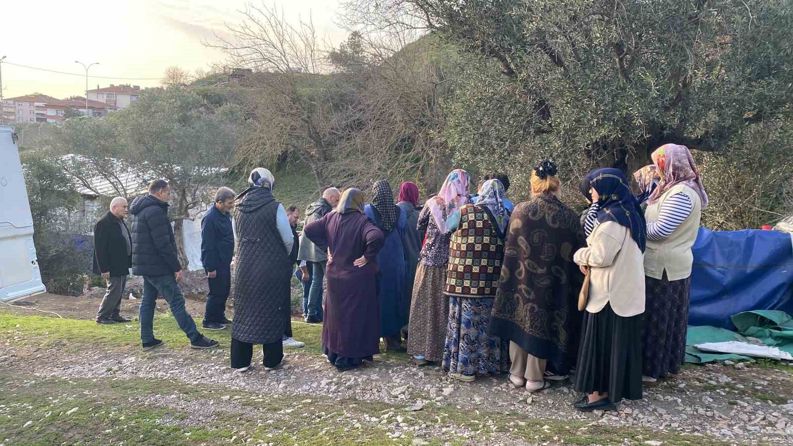 Tavuklarına yem vermek için gittiği bahçede ölü bulundu
