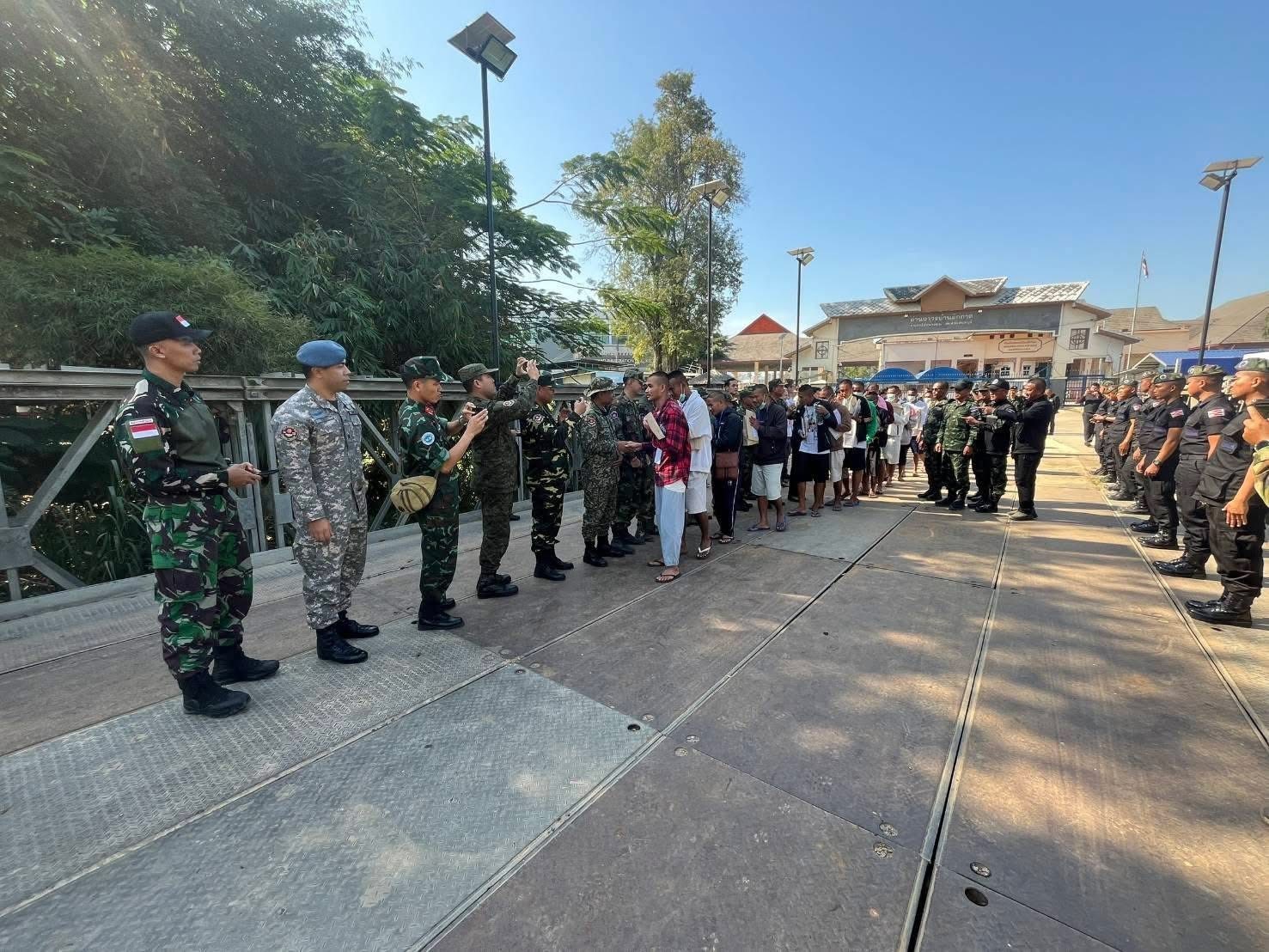 Tayland, ateşkes kapsamında 18 Kamboçyalı askeri serbest bıraktı
