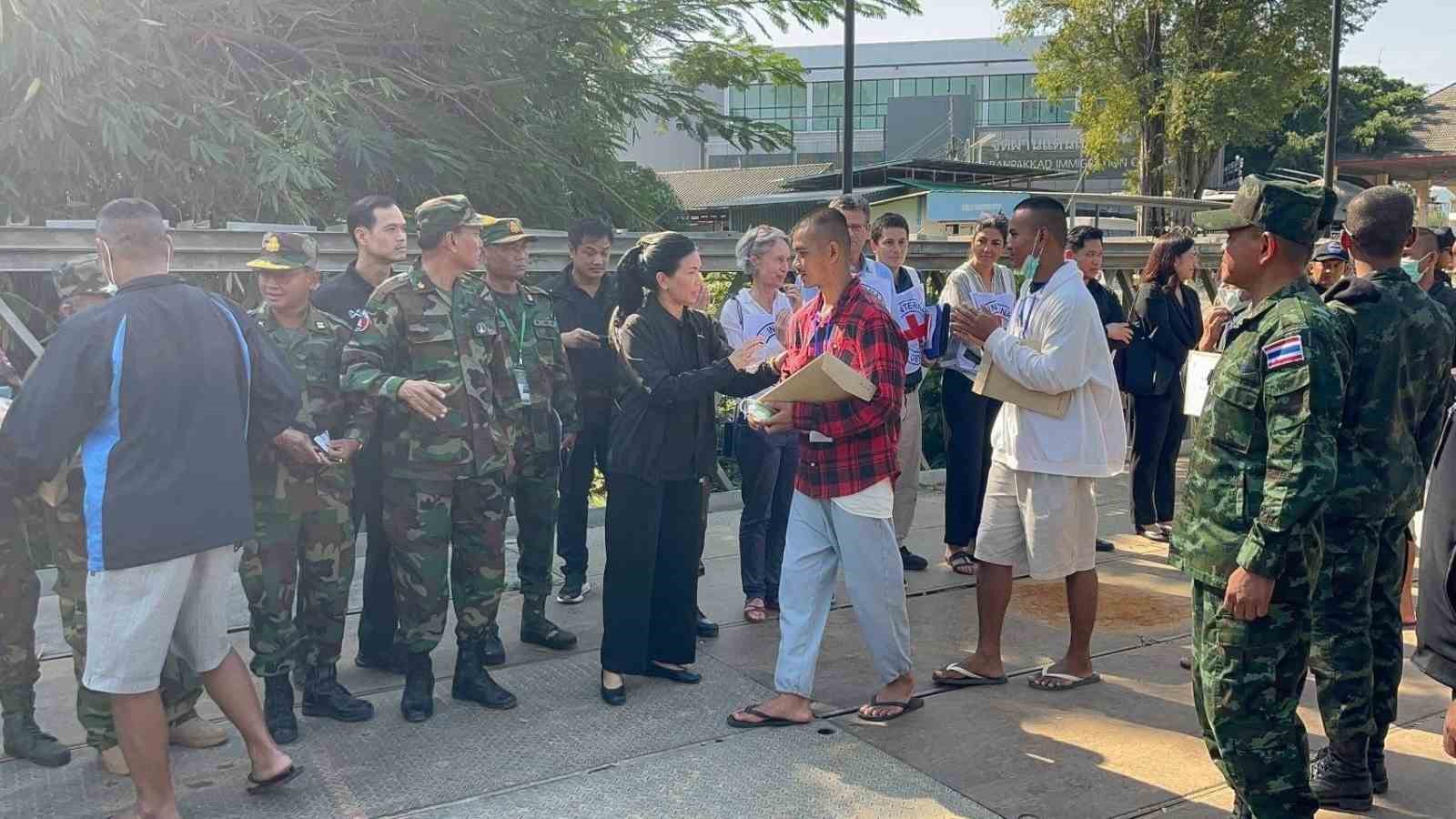 Tayland, ateşkes kapsamında 18 Kamboçyalı askeri serbest bıraktı
