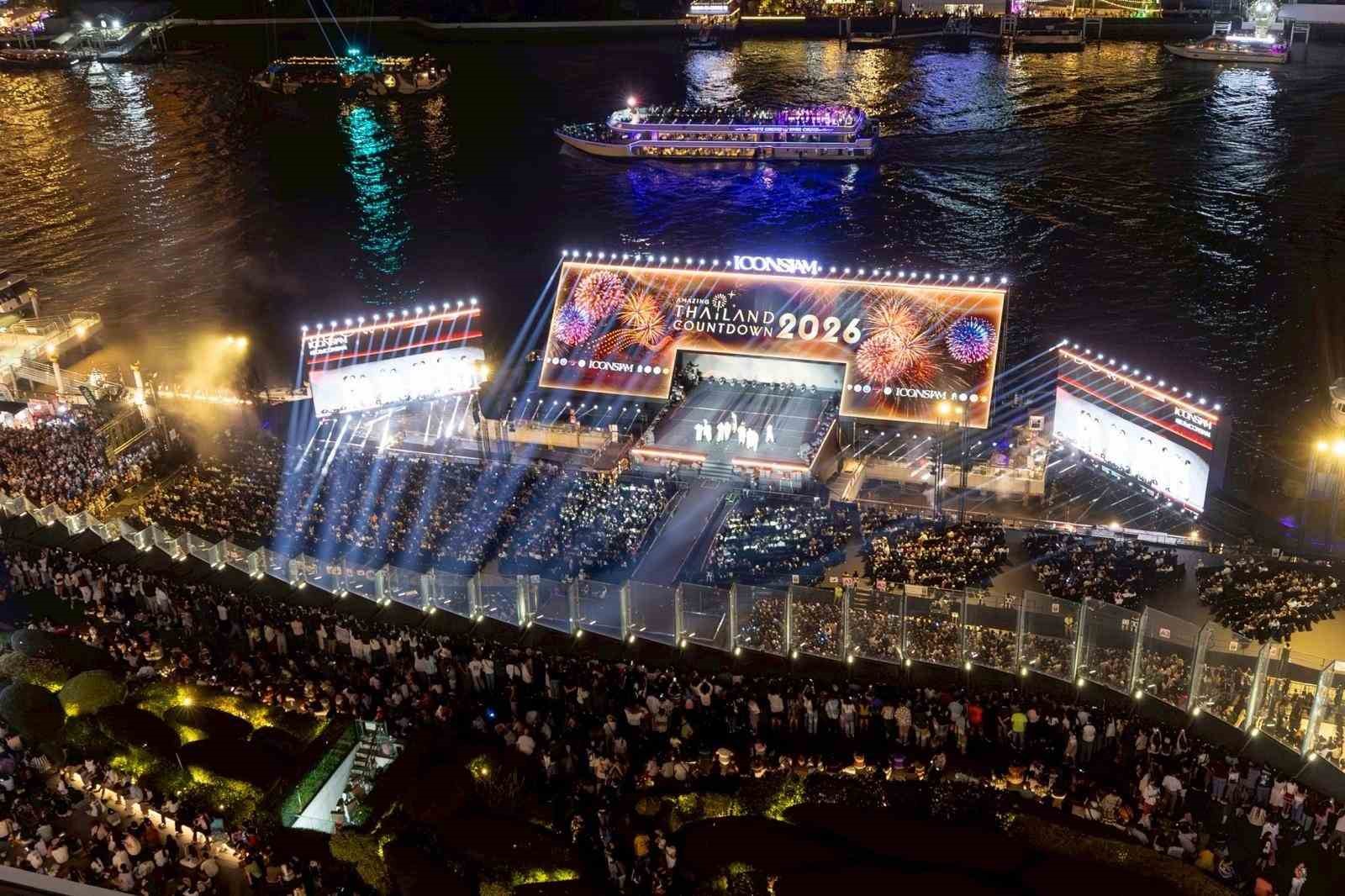 Tayland yeni yılı havai fişek gösterileriyle karşıladı
