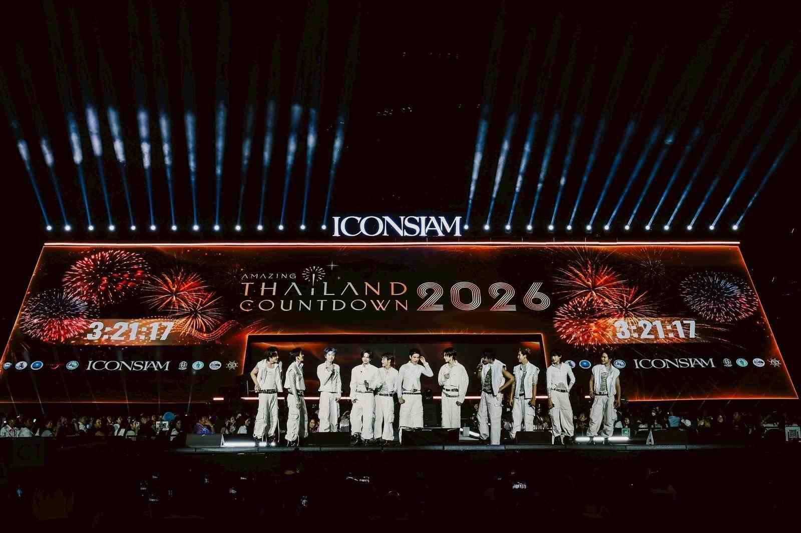 Tayland yeni yılı havai fişek gösterileriyle karşıladı
