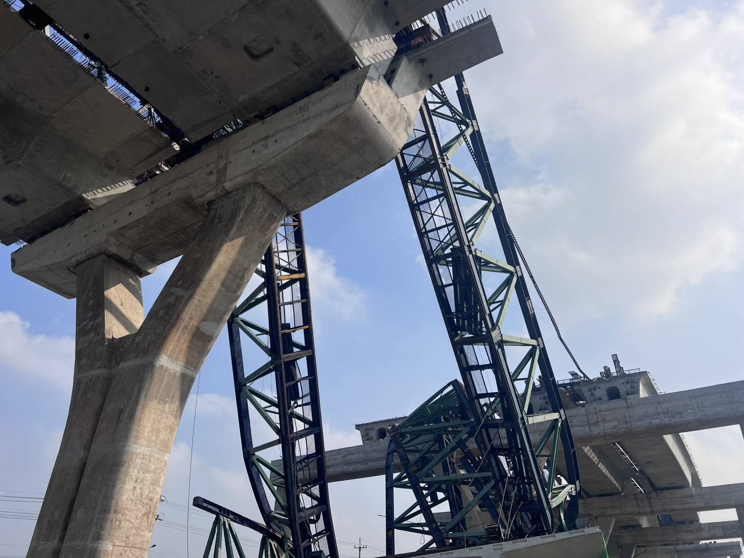 Tayland’da son 24 saat içinde ikinci vinç kazası: 2 ölü, 5 yaralı
Tayland’da son 24 saat içinde ikinci vinç kazası: 2 ölü, 5 yaralı