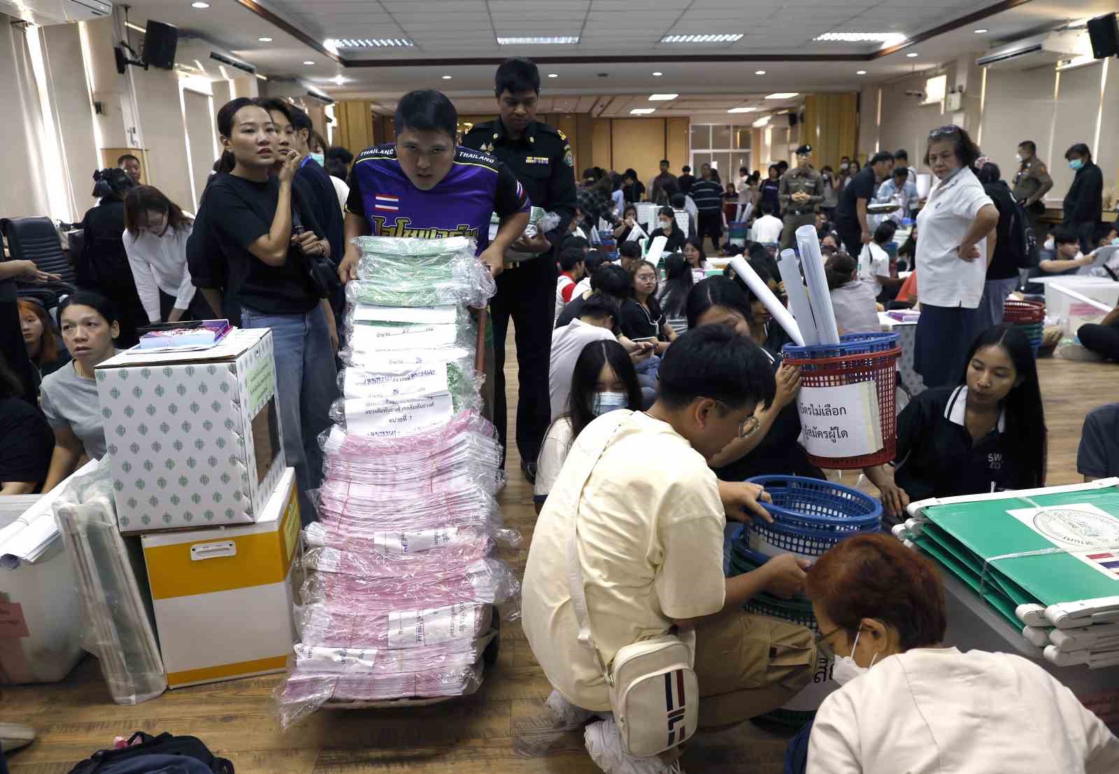 Tayland’da yaklaşık 53 milyon seçmen kritik seçim için sandık başına gidecek
