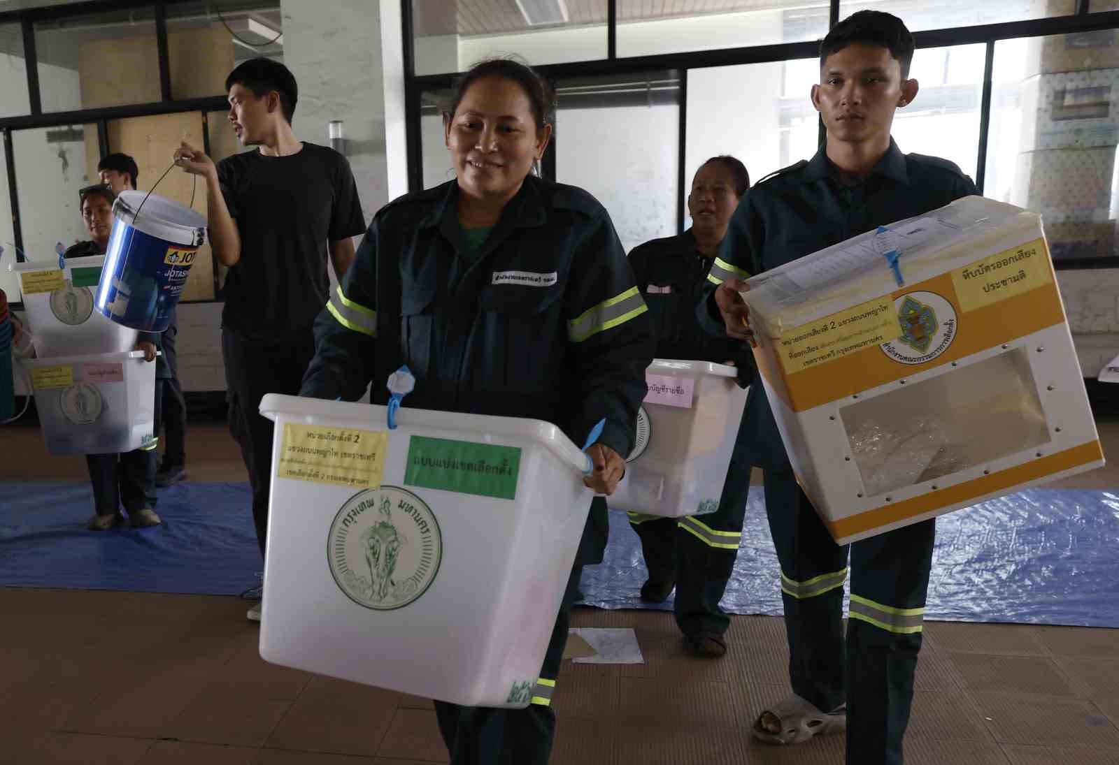 Tayland’da yaklaşık 53 milyon seçmen kritik seçim için sandık başına gidecek
