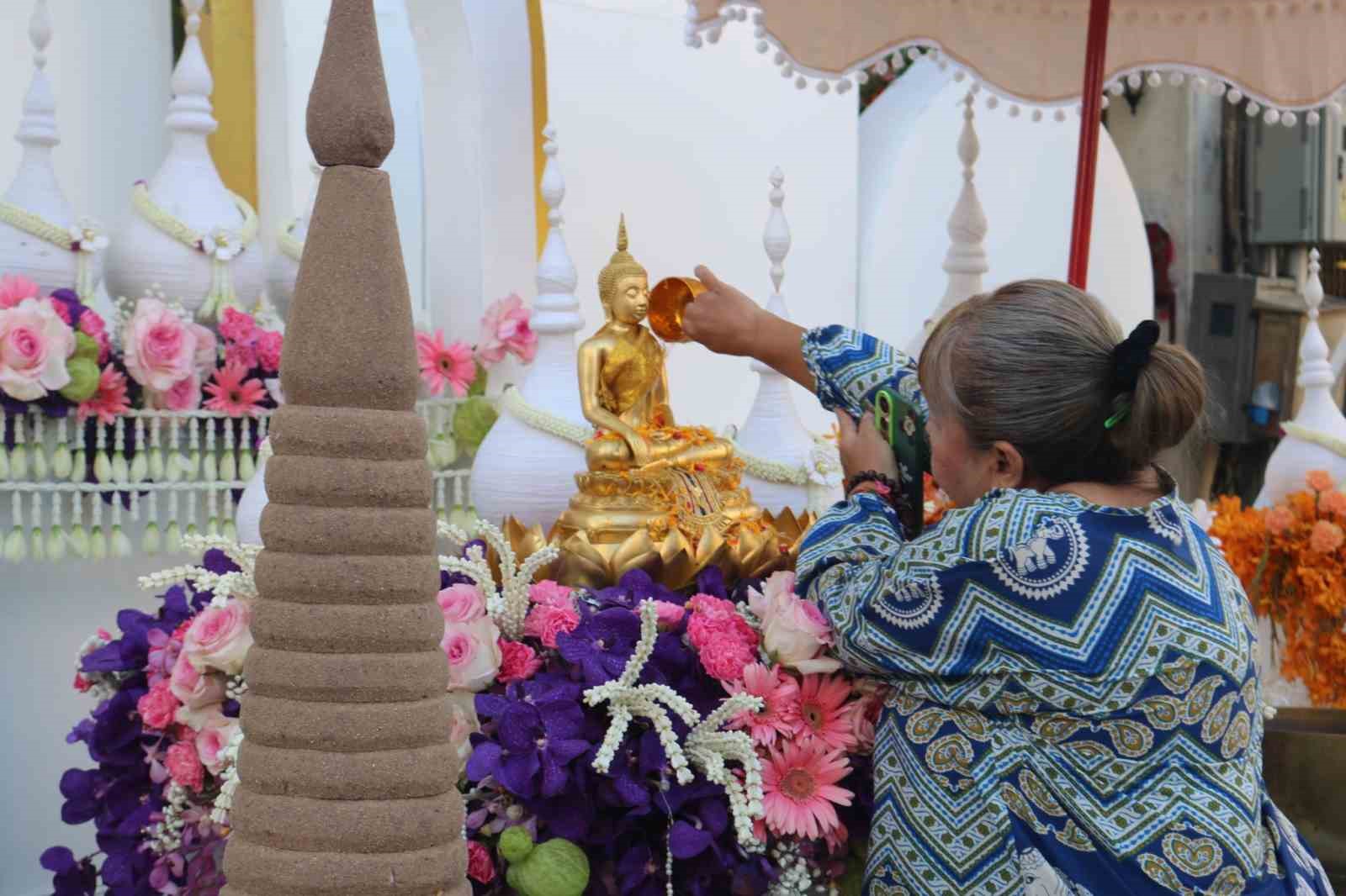 Tayland’ın en büyük bayramı Songkran Su Festivali başladı
