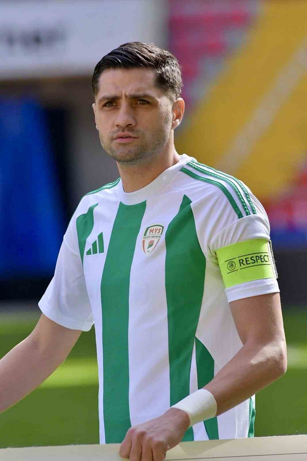 Tayyib Kanarya, eski takımına hattrick yaptı
