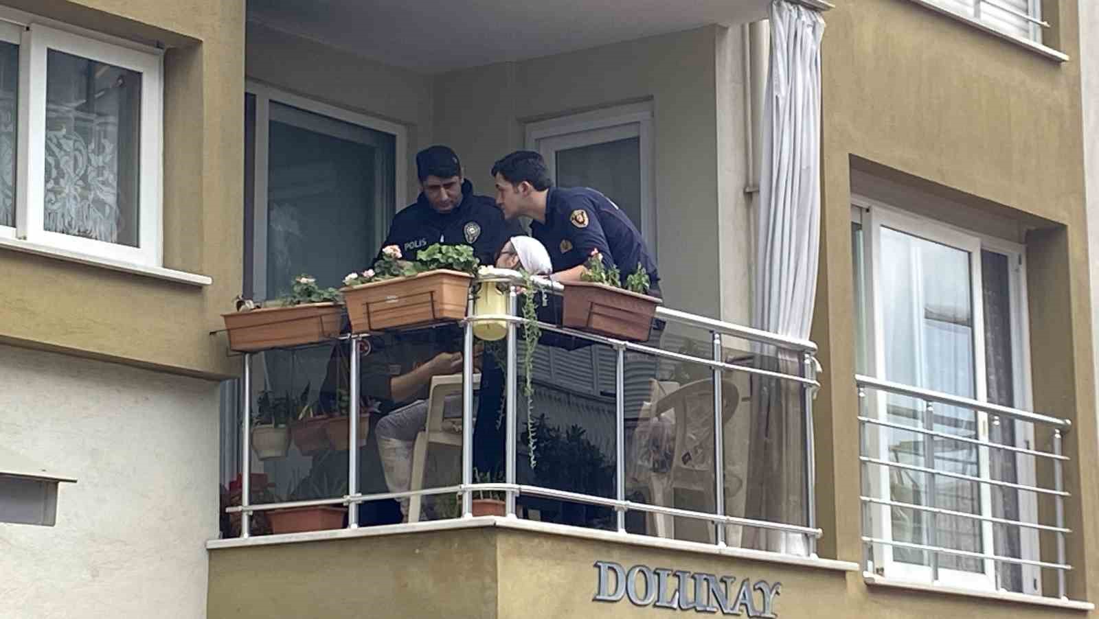 Taziye evine yemek yaparken evini yakıyordu
